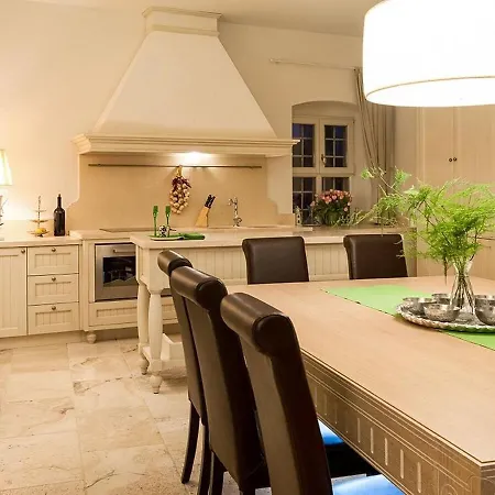 Spacious 5-bedroom House Feriehus *
